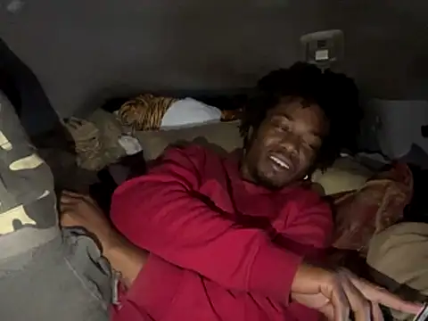 Snapshot of SlimeCrownzOut5 chatting on November 2, 2025, 2:16 am SlimeCrownzOut5 online show from November 2, 2025, 2:16 am