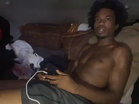 SlimeCrownzOut5 online show from February 3, 2026, 6:22 am