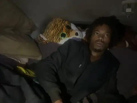 Snapshot of SlimeCrownzOut5 chatting on November 26, 2025, 11:21 am SlimeCrownzOut5 online show from November 26, 2025, 11:21 am