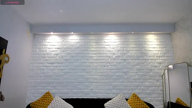 Snapshot of AnaisNin chatting on November 4, 2025, 3:54 am AnaisNin online show from November 4, 2025, 3:54 am