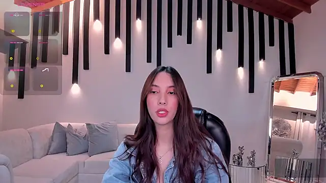 Snapshot of AnaisNin chatting on October 10, 2025, 3:40 am AnaisNin online show from October 10, 2025, 3:40 am