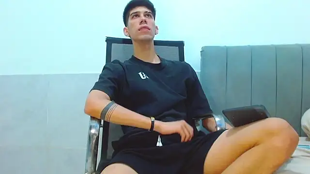jhony-sex online show from May 8, 2026, 7:23 am