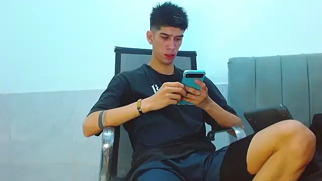 jhony-sex online show from May 26, 2026, 6:22 am