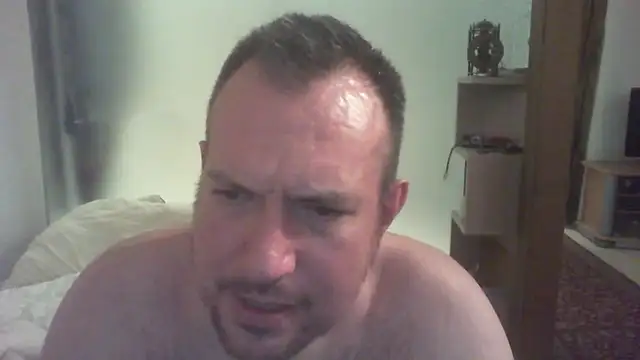 Snapshot of Mike_12hot chatting on April 11, 2026, 6:44 pm Mike 12hot online show from April 11, 2026, 6:44 pm