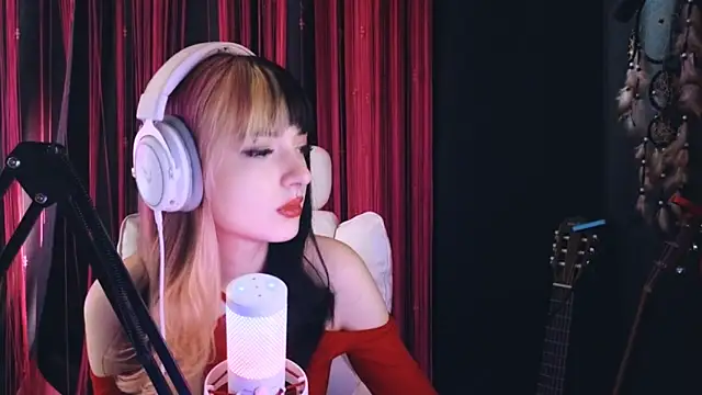Avi Nile online show from May 24, 2026, 3:17 am