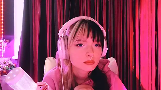 Snapshot of Avi_Nile chatting on January 14, 2026, 2:59 am Avi Nile online show from January 14, 2026, 2:59 am