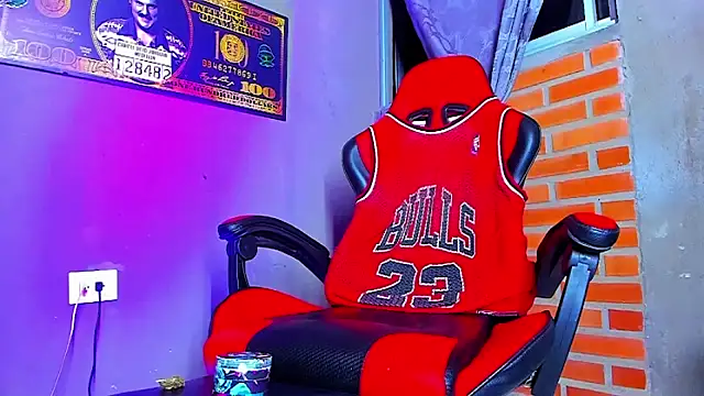 Snapshot of smoker445 chatting on October 27, 2025, 12:11 am smoker445 online show from October 27, 2025, 12:11 am