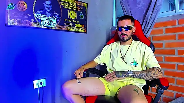 Snapshot of smoker445 chatting on November 7, 2025, 10:03 pm smoker445 online show from November 7, 2025, 10:03 pm