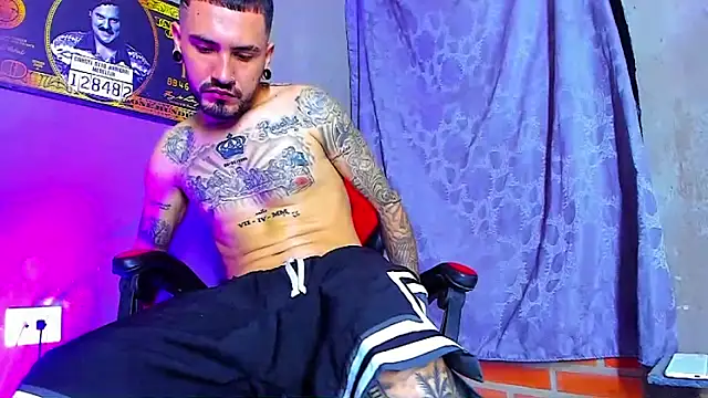 Snapshot of smoker445 chatting on November 10, 2025, 4:17 am smoker445 online show from November 10, 2025, 4:17 am