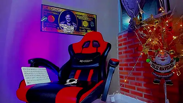 Snapshot of smoker445 chatting on December 3, 2025, 8:36 am smoker445 online show from December 3, 2025, 8:36 am