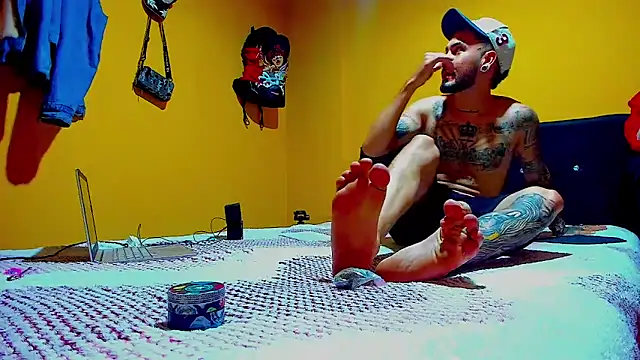 Snapshot of smoker445 chatting on December 18, 2025, 12:38 am smoker445 online show from December 18, 2025, 12:38 am