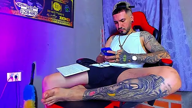 Snapshot of smoker445 chatting on November 19, 2025, 3:50 am smoker445 online show from November 19, 2025, 3:50 am