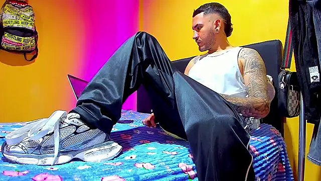 Snapshot of smoker445 chatting on January 15, 2026, 12:30 pm smoker445 online show from January 15, 2026, 12:30 pm