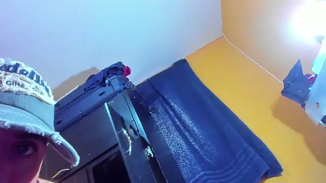 Snapshot of smoker445 chatting on February 17, 2026, 8:50 pm smoker445 online show from February 17, 2026, 8:50 pm