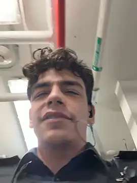 MrDareLover online show from March 12, 2025, 2:23 pm