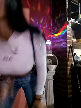 Chicavixy online show from April 16, 2026, 4:35 am