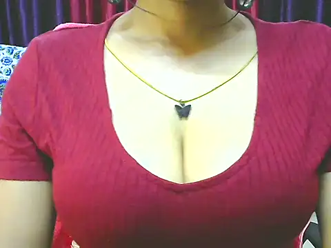Snapshot of ishmita99 chatting on October 22, 2025, 10:04 am ishmita99 online show from October 22, 2025, 10:04 am