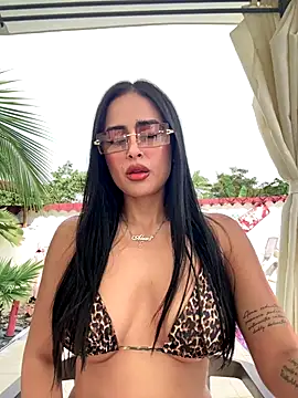 Alexandra duque online show from October 19, 2025, 8:33 pm