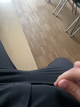 bigschlong290 online show from September 25, 2025, 2:23 pm