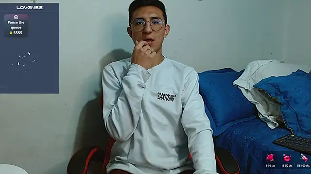 samfox  online show from March 31, 2026, 11:23 am