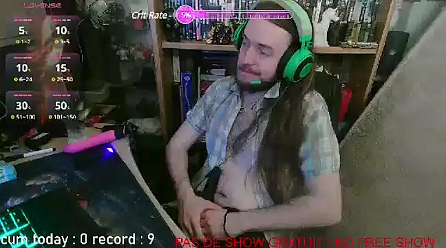 nicolasdumand21 online show from February 18, 2025, 7:52 pm