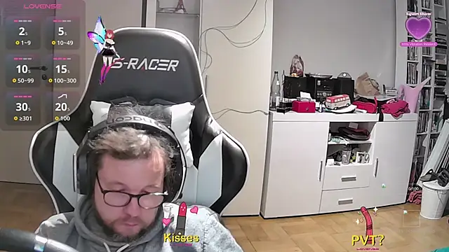 larsgessner30 online show from November 13, 2025, 9:19 pm