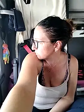 Snapshot of cuplubijoanna chatting on April 30, 2026, 11:06 am cuplubijoanna online show from April 30, 2026, 11:06 am