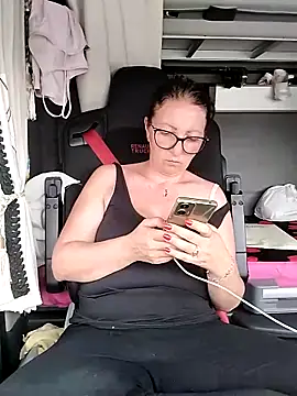 Snapshot of cuplubijoanna chatting on April 18, 2026, 9:11 am cuplubijoanna online show from April 18, 2026, 9:11 am