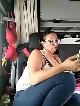 Snapshot of cuplubijoanna chatting on April 29, 2026, 12:31 pm cuplubijoanna online show from April 29, 2026, 12:31 pm