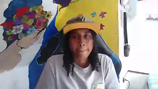 yohatinelly07 online show from September 12, 2025, 9:03 pm