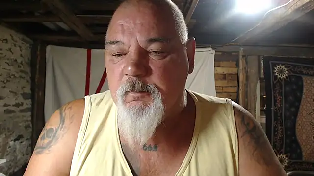 Snapshot of Newfiesausage1972 chatting on July 17, 2026, 8:00 am Newfiesausage1972 online show from July 17, 2026, 8:00 am