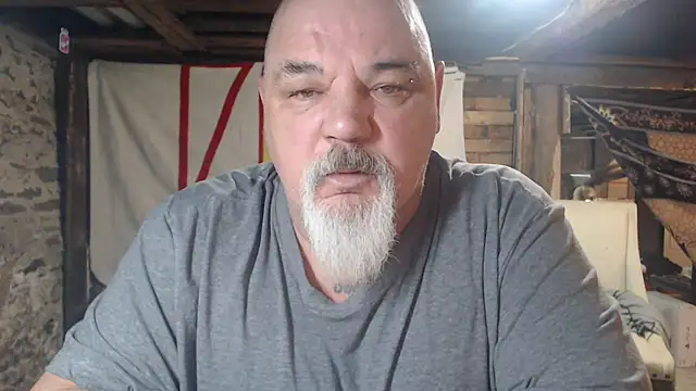 Newfiesausage1972 online show from March 3, 2026, 8:54 am