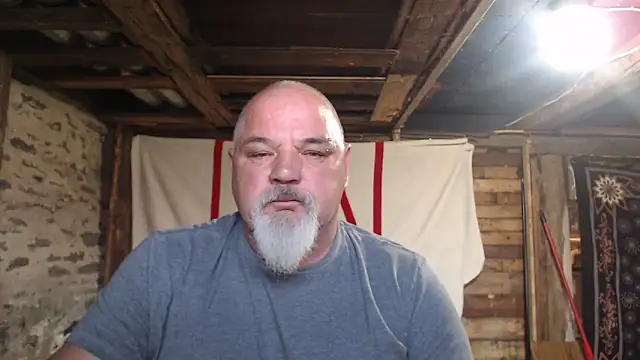 Newfiesausage1972 online show from May 18, 2026, 12:10 pm