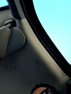 1BeautyN1Beast online show from March 3, 2025, 3:32 pm