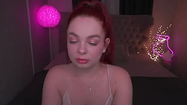 Snapshot of CarolinaDia chatting on March 16, 2025, 8:32 pm CarolinaDia online show from March 16, 2025, 8:32 pm