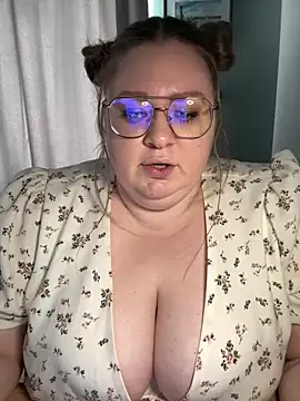 Chloe WS online show from February 22, 2025, 9:45 am