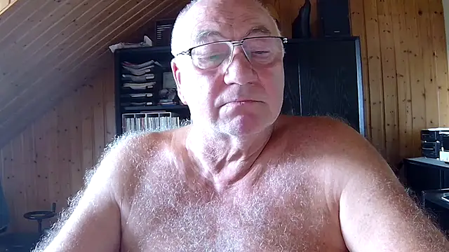Snapshot of biggandybig chatting on July 18, 2026, 10:35 am biggandybig online show from July 18, 2026, 10:35 am