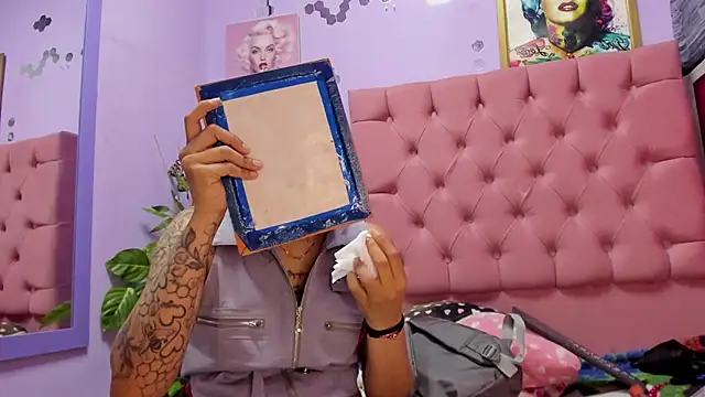 Yaumiko online show from November 25, 2025, 12:16 pm