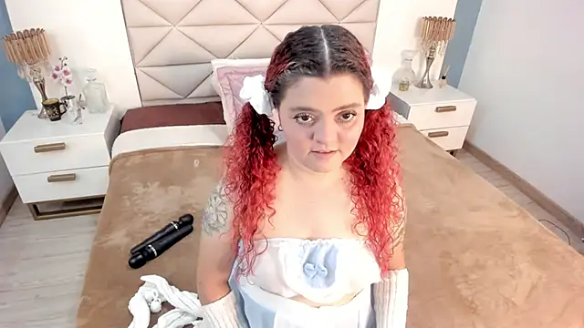 Twwiiggy online show from January 13, 2026, 8:02 pm