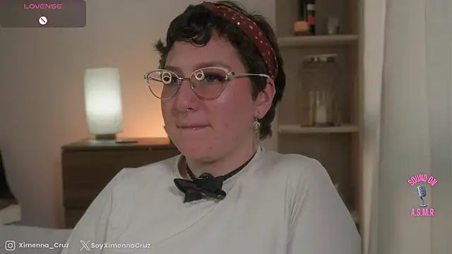 Ximenna Cruz online show from October 24, 2025, 9:14 pm