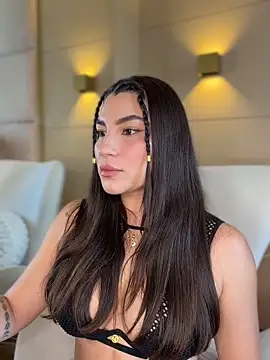 Snapshot of SaharaRush_ chatting on May 15, 2026, 7:45 pm SaharaRush online show from May 15, 2026, 7:45 pm