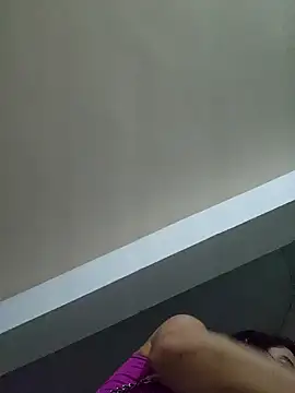 Snapshot of Brunna_Ella chatting on January 8, 2025, 1:21 am Brunna Ella online show from January 8, 2025, 1:21 am