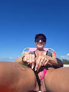 Snapshot of Brunna_Ella chatting on February 5, 2025, 12:27 pm Brunna Ella online show from February 5, 2025, 12:27 pm