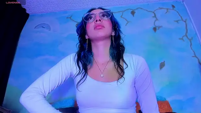 SaturnooStonee online show from April 15, 2026, 2:50 am