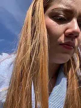 melody-dy online show from September 19, 2025, 7:51 pm