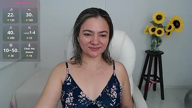 Snapshot of ana_milf chatting on October 17, 2025, 11:01 am ana milf online show from October 17, 2025, 11:01 am