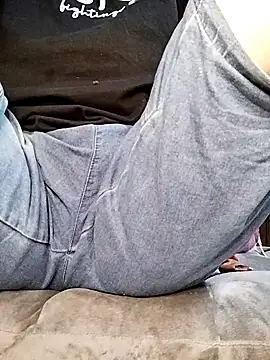 Mie610 online show from February 17, 2025, 11:33 pm