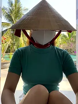 BabyThree  online show from January 9, 2026, 7:26 am