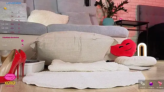 misskaassandraa online show from October 22, 2025, 8:03 am