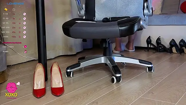 misskaassandraa online show from November 18, 2025, 4:10 pm